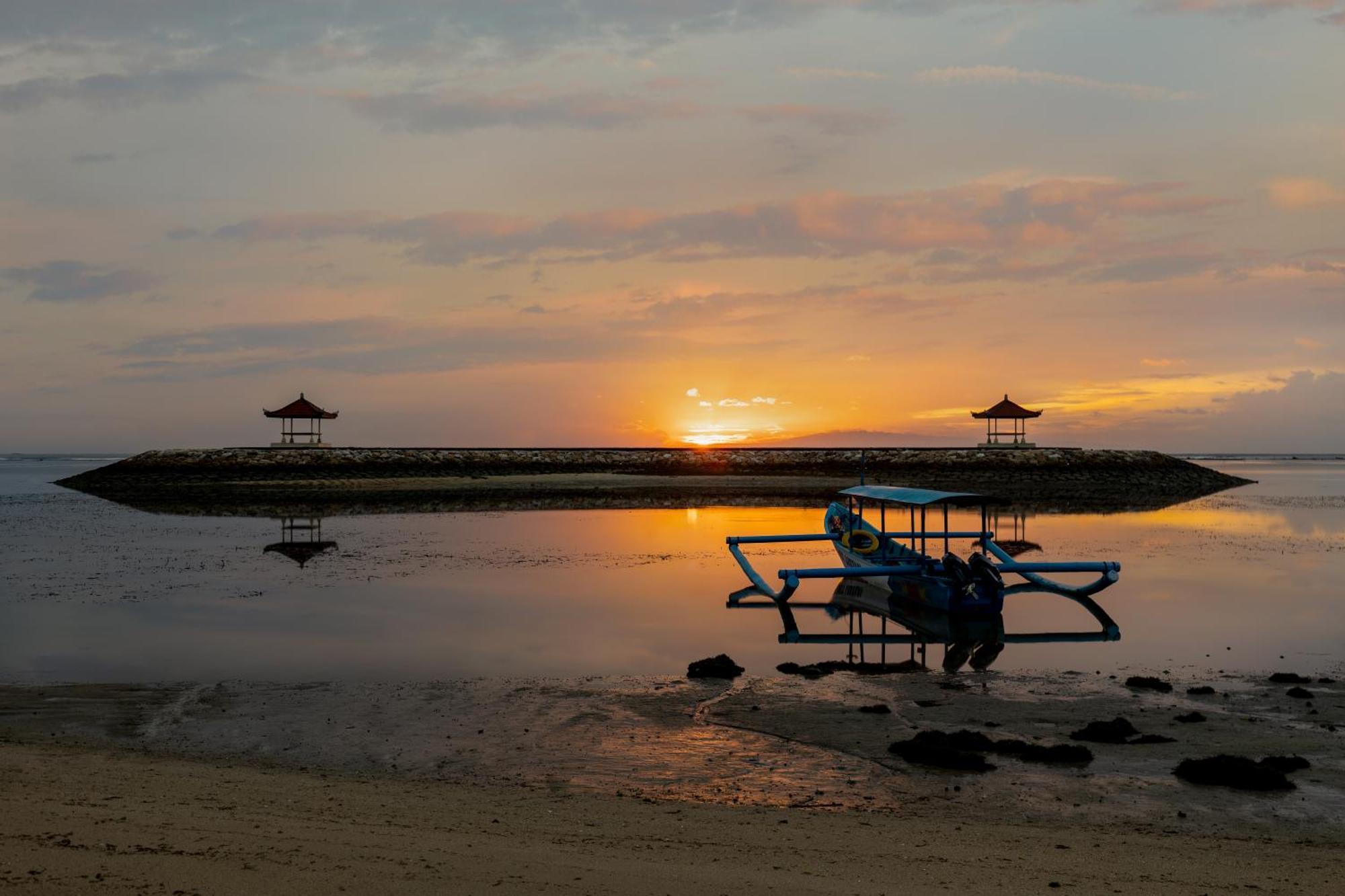 Taksu Sanur Hotel Exterior foto