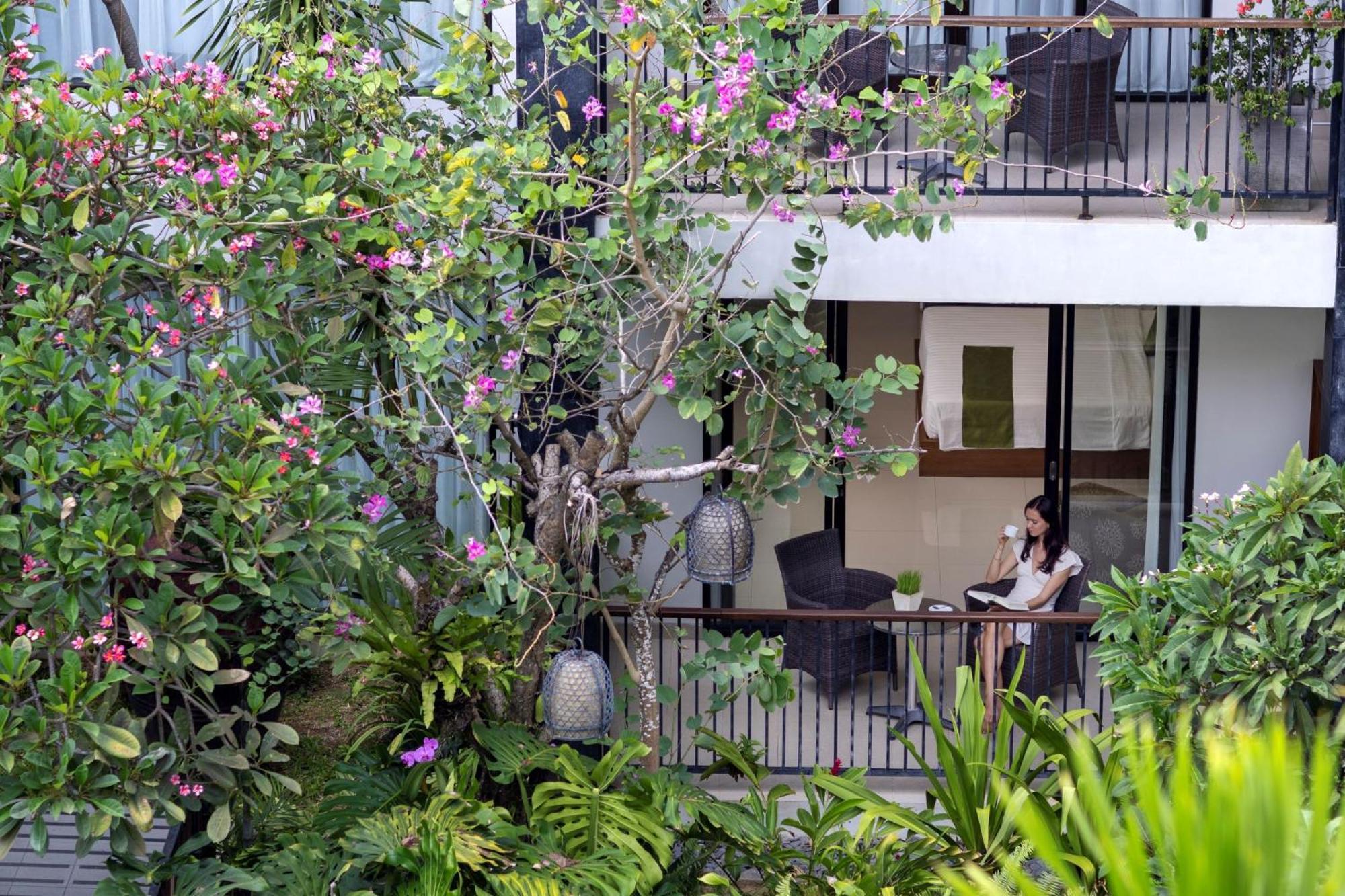 Taksu Sanur Hotel Exterior foto